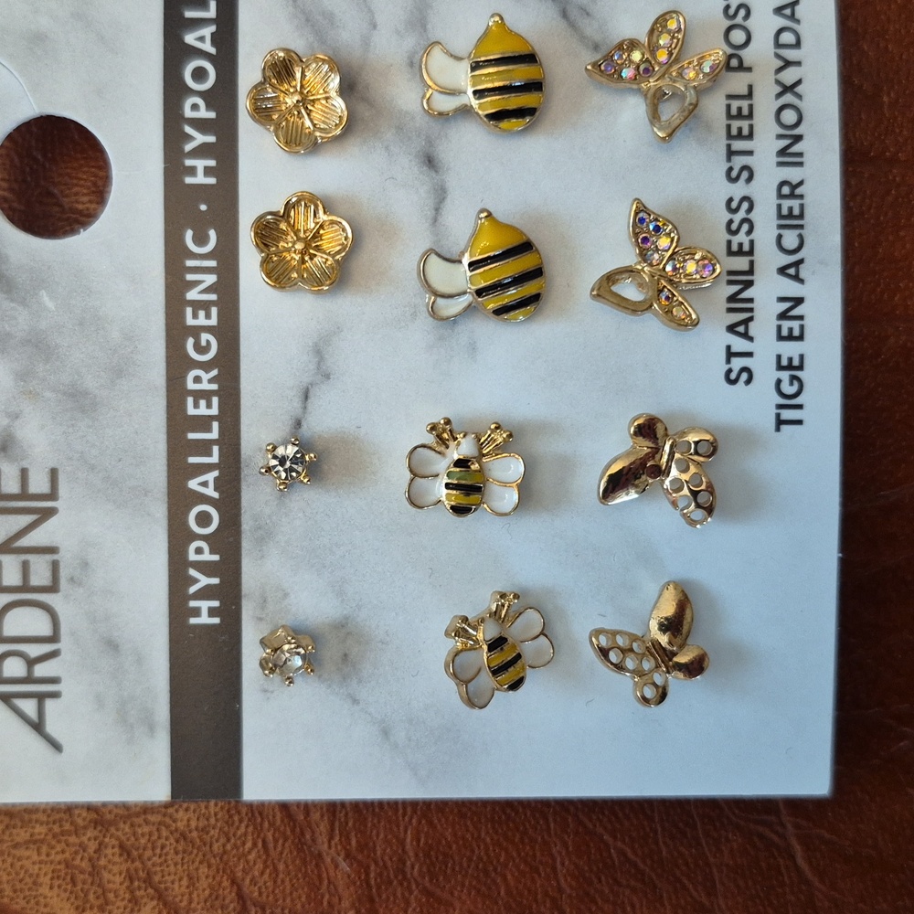 NWT! Bees, Butterflies, And Flowers Stud Earrings! - Picture 6 of 6
